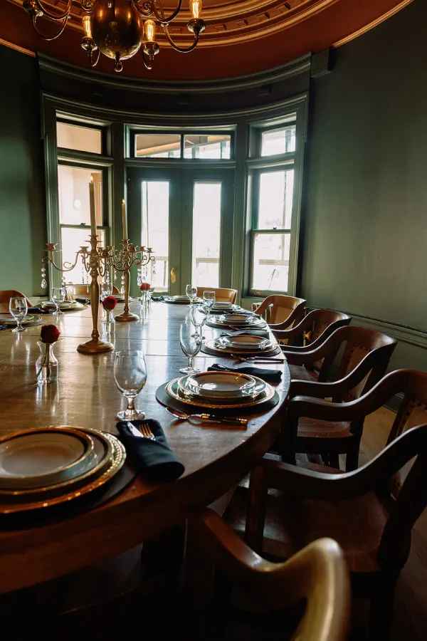The Oval Room 3