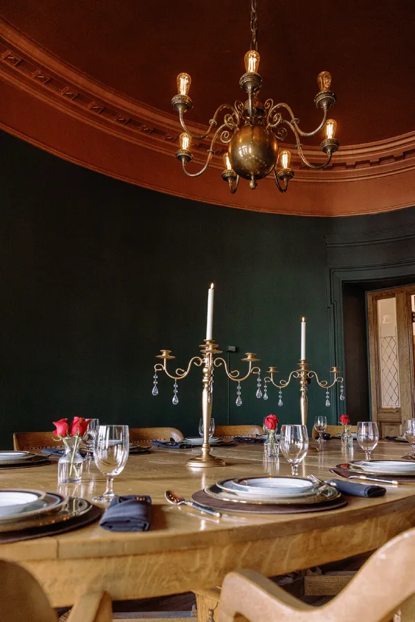 The Oval Room 3