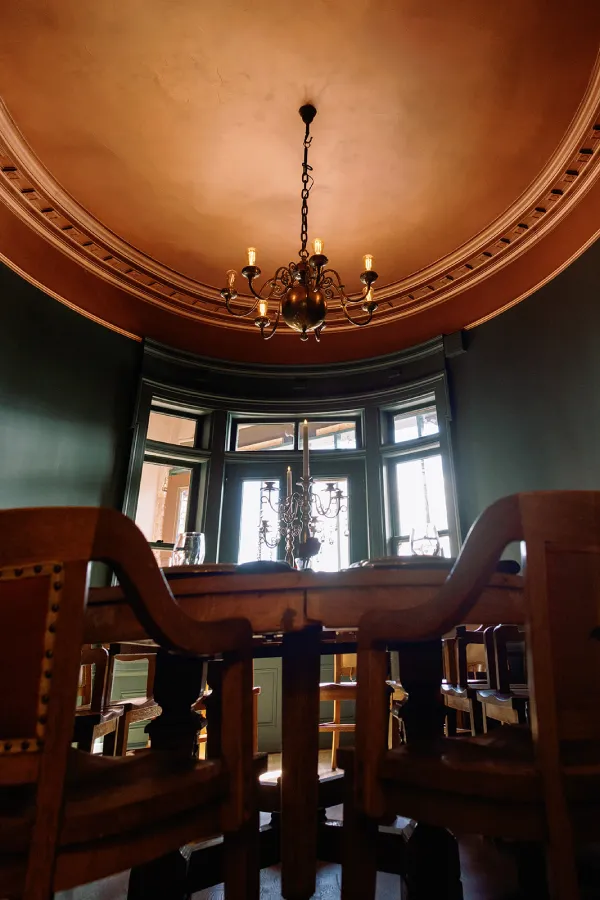 The Oval Room 3